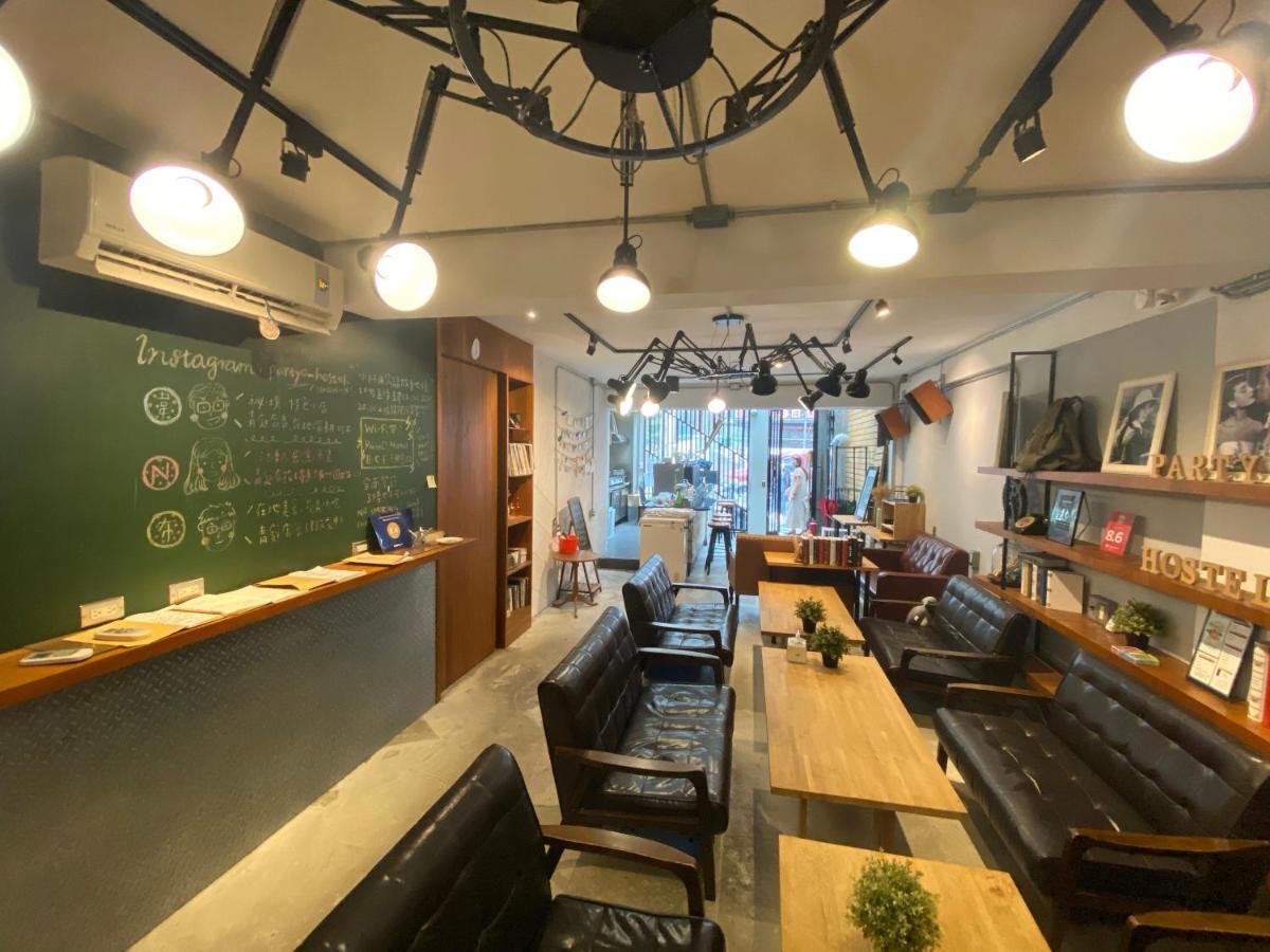 Fengjia Living Lab Hostel Đài Trung Ngoại thất bức ảnh