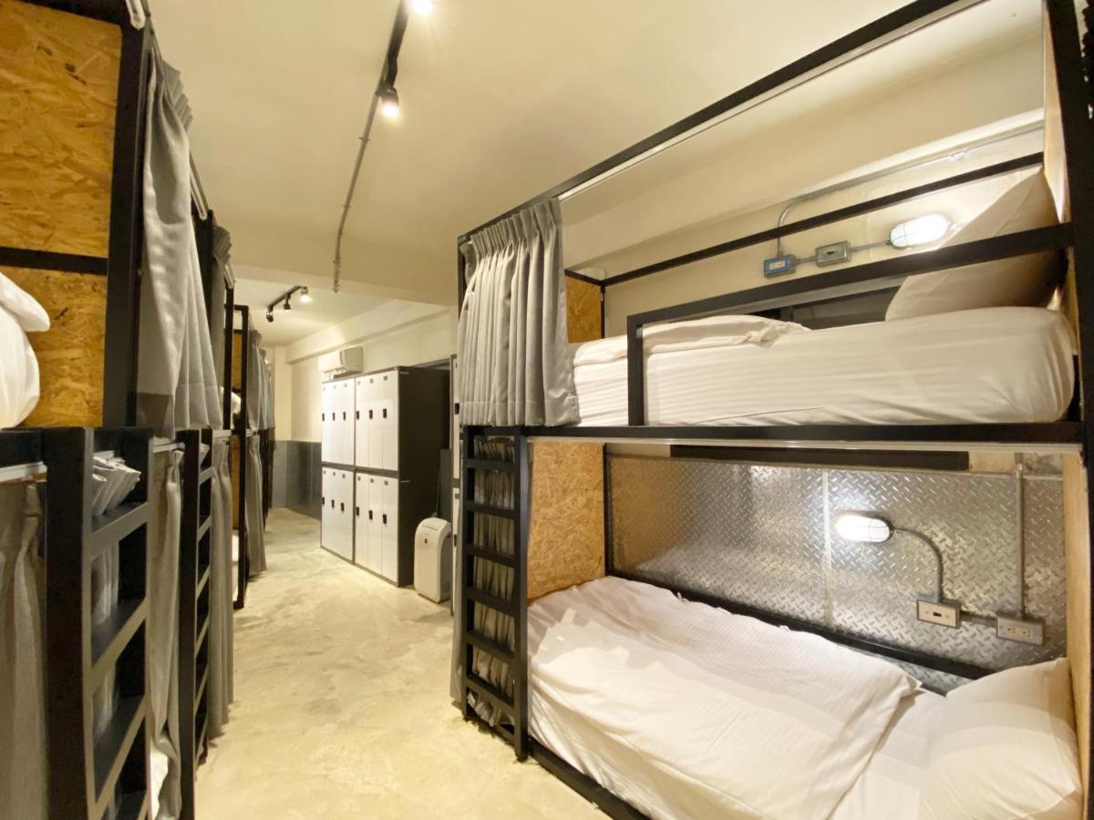 Fengjia Living Lab Hostel Đài Trung Ngoại thất bức ảnh