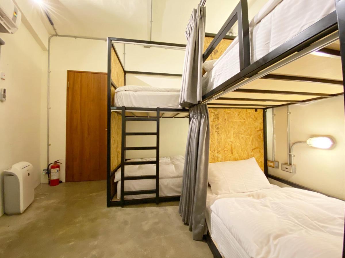 Fengjia Living Lab Hostel Đài Trung Ngoại thất bức ảnh