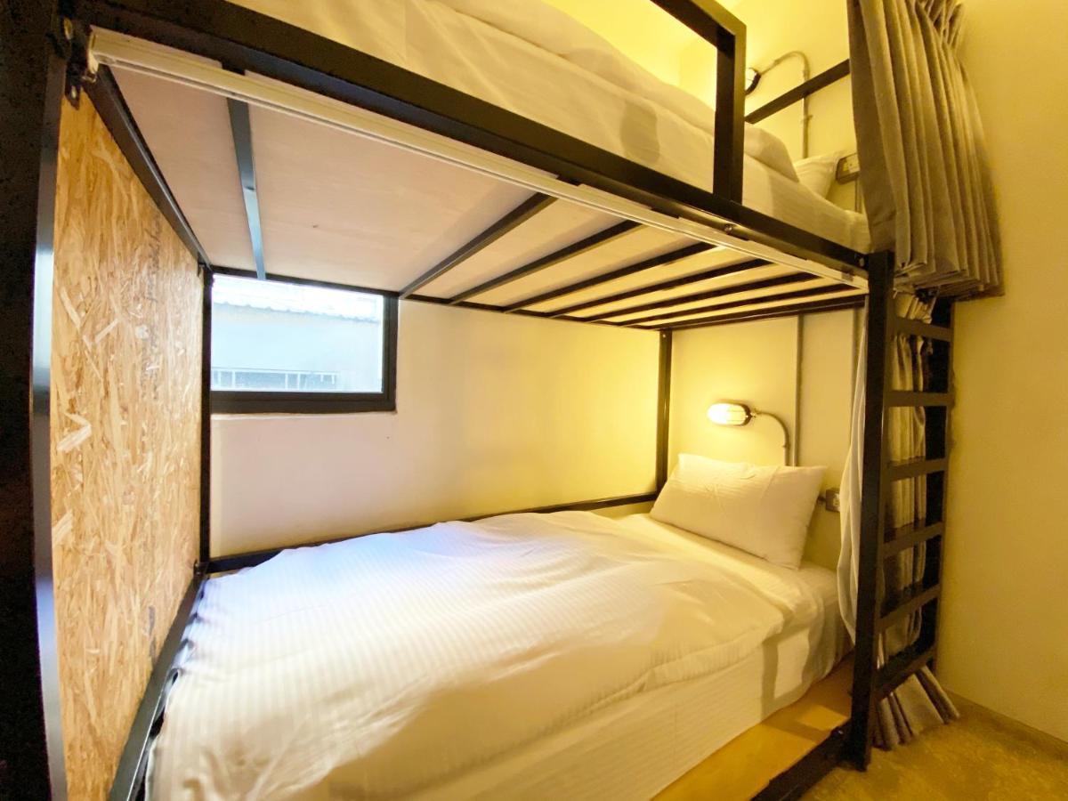 Fengjia Living Lab Hostel Đài Trung Ngoại thất bức ảnh